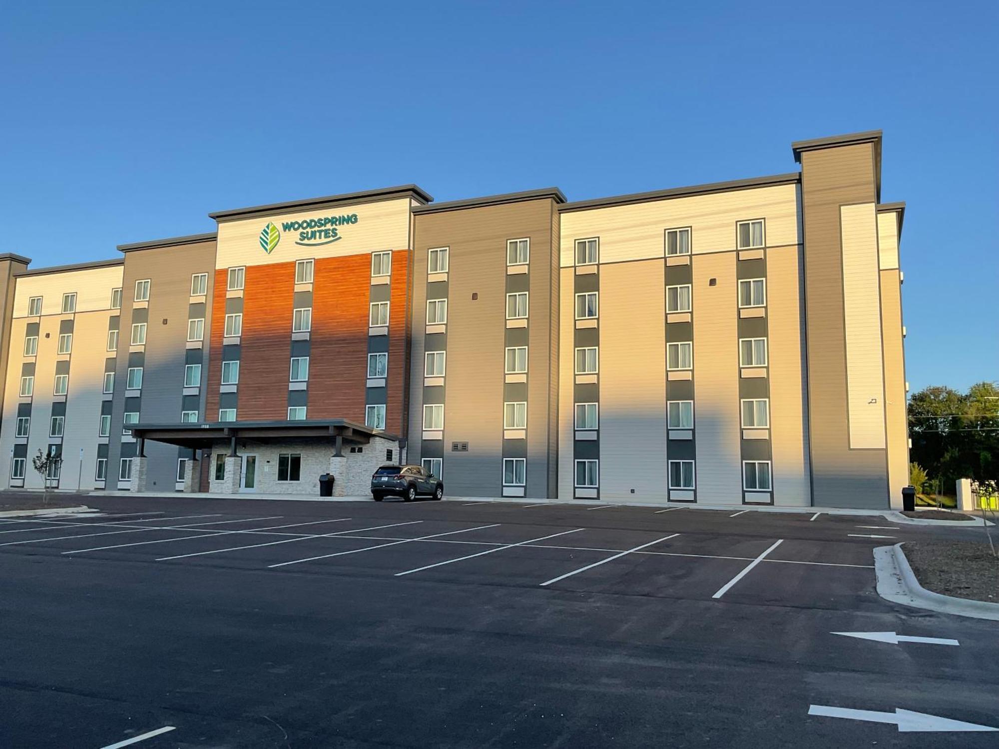 Woodspring Suites Winston-Salem Near Hanes Mall ภายนอก รูปภาพ